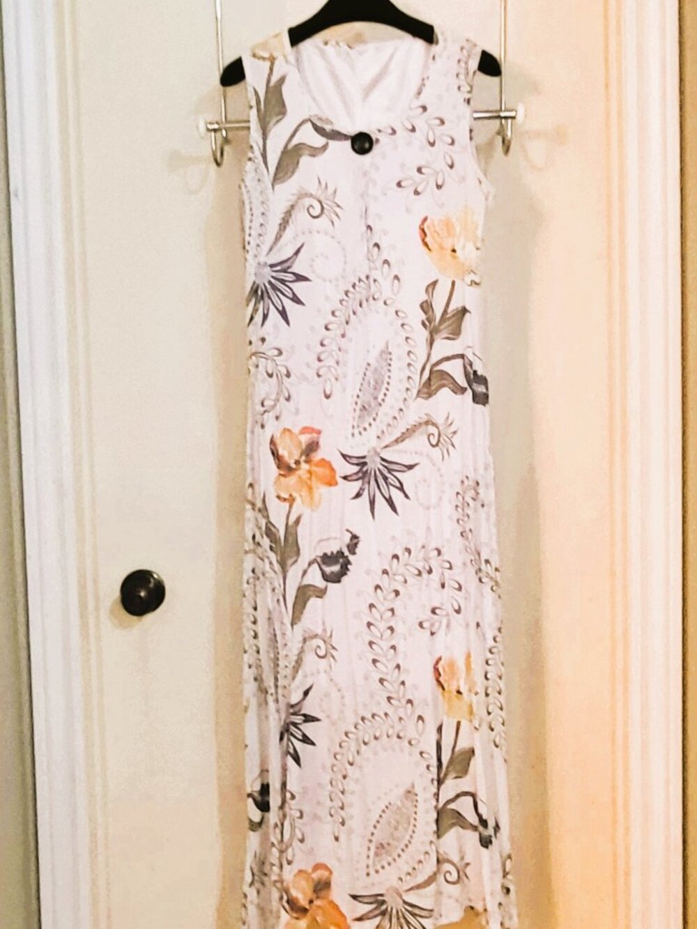 Unbranded Sleeveless crinkle White Floral Sundress  - Size Medium - Picture 3 of 10